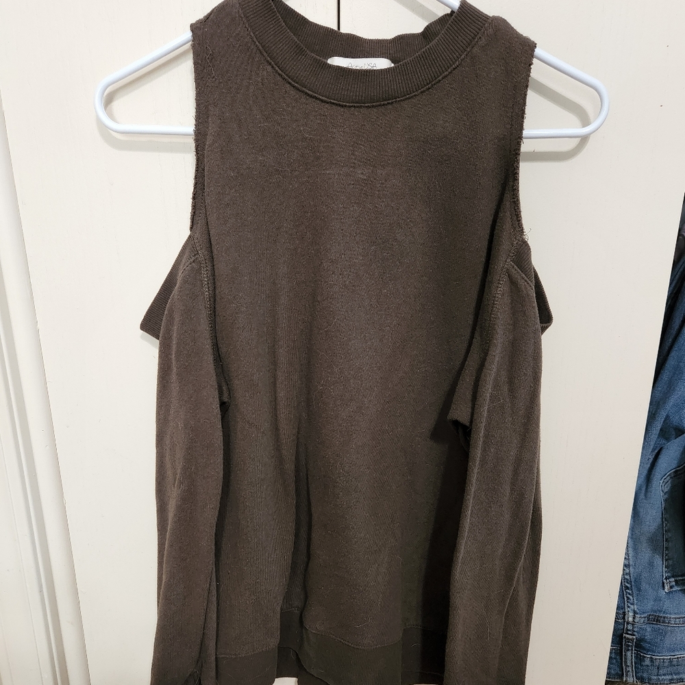 Womens Cold Shoulder Sweatshirt Style Top